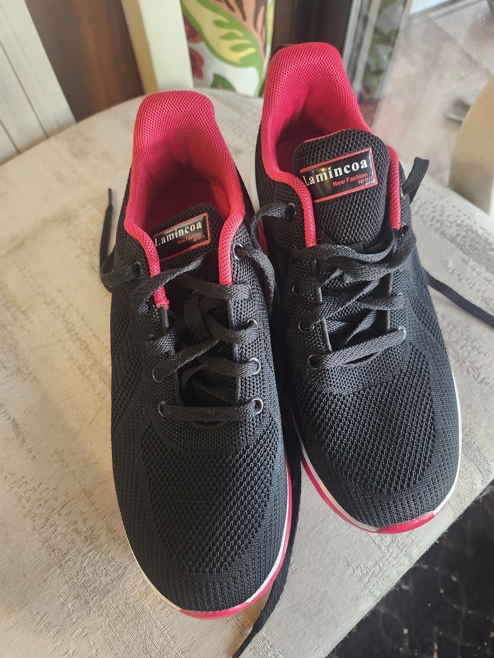 Lamincoa Black & Pink Mesh Athletic Sneakers